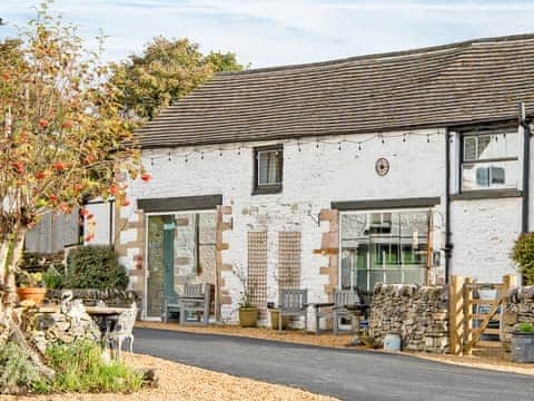 Exterior | Walnut Cottage - Hawthorn Farm, Buxton