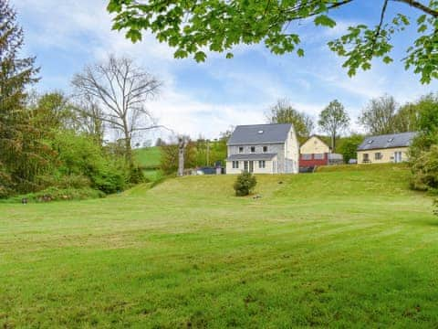 Exterior | Goitre Farmhouse, Llanwrda