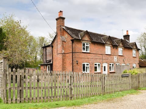 Exterior | Club Cottage, Farleigh Wallop, near Basingstoke