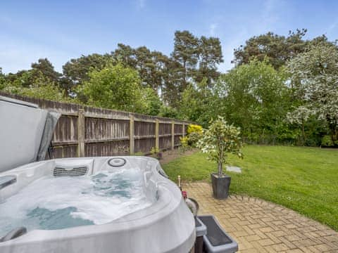 Hot tub | Pittendrigh Cottage - Craymere Cottages, Briston, near Holt