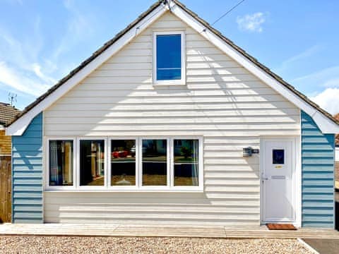 Exterior | Beach Haven - Beach Haven Retreats, New Romney