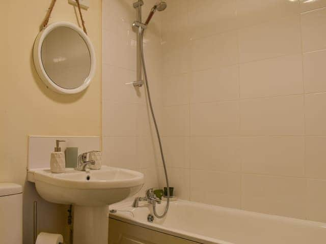 En-suite | Swallows - Brookfarm Cottages, Middle Mayfield, near Ashbourne