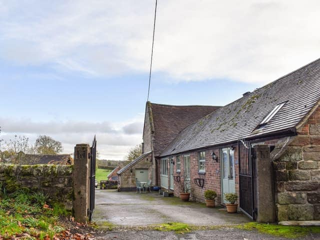 Setting | Swallows - Brookfarm Cottages, Middle Mayfield, near Ashbourne