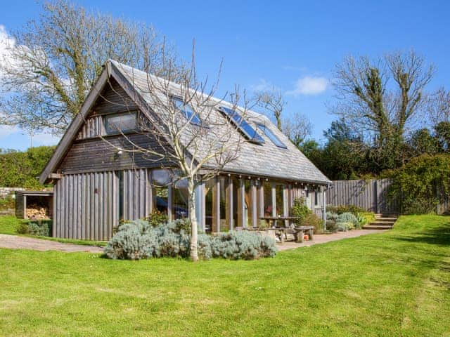 Exterior | The Lodge - Carswell Cottages, Holbeton