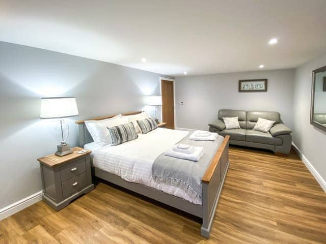 Master bedroom | Brockdale Barn, Ruckland