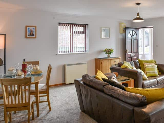 Living room/dining room | Turnstones, Walcott-Happisburgh-Norfolk