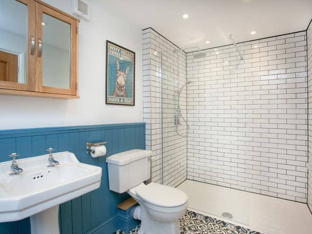 Bathroom | Wheelwright Cottage, Branscombe