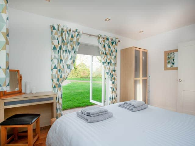 Double bedroom | Wonkey Donkey Cottage, Weston, near Sidmouth