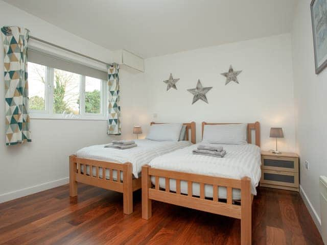 Twin bedroom | Wonkey Donkey Cottage, Weston, near Sidmouth