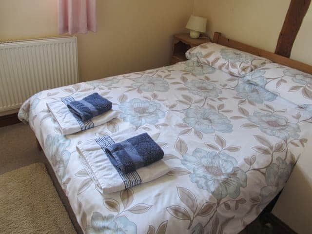 Double bedroom | Maytree Cottage, Dumpling Green, near Dereham