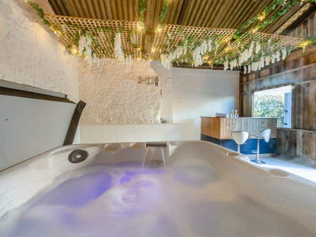 Hot tub | The Moat House, Cudworth, near Ilminster