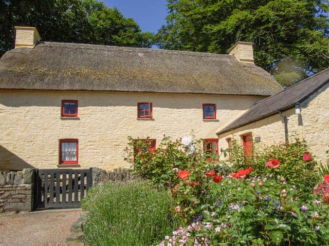 Exterior | Thatched Cottage - Treberfedd Farm, Lampeter, near Aberaeron