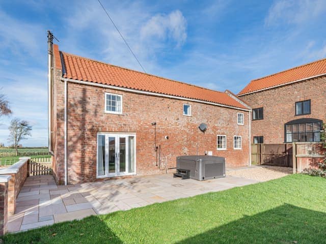 Exterior | Owl Barn, Benington