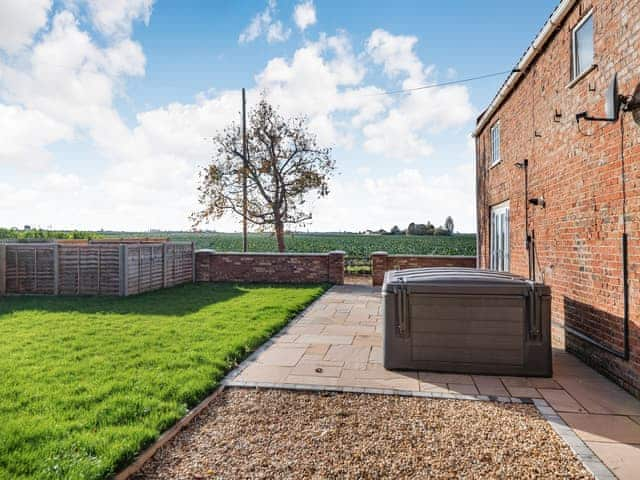 Outdoor area | Owl Barn, Benington