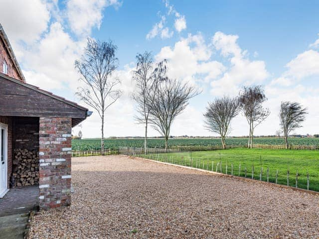 Outdoor area | Owl Barn, Benington