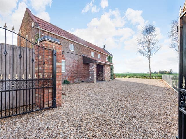 Exterior | Owl Barn, Benington