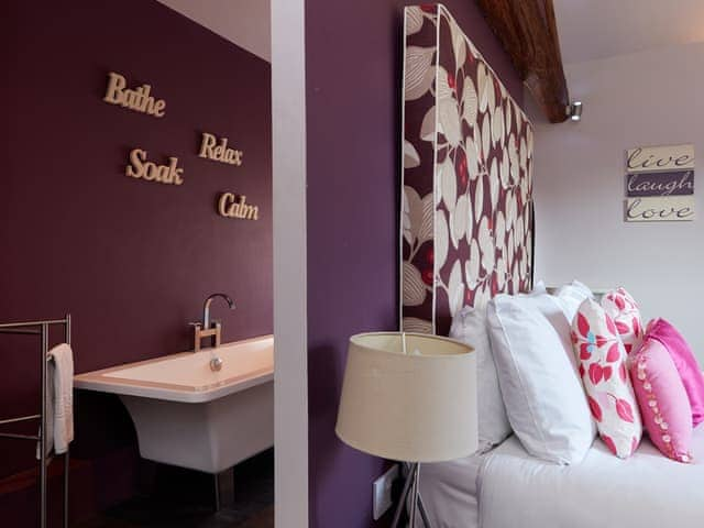 En-suite | The Pig Barn, Ashbourne, near Derby