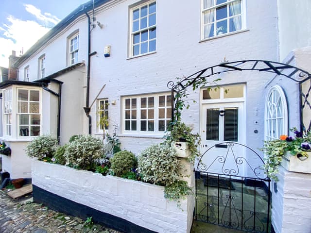 Exterior | Alma House, Marlborough