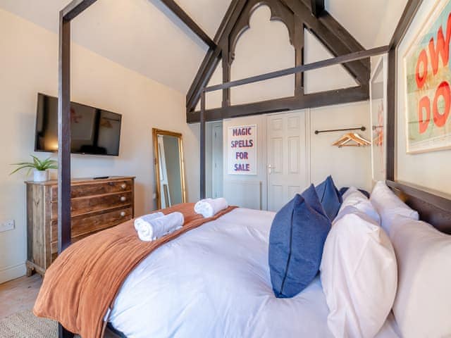 Four Poster bedroom | The Townhouse - Church House, Scarborough