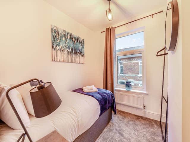 Single bedroom | Egon House - St Andrews Cottages, Lincoln