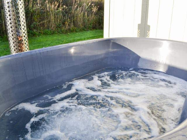 Hot tub | Mayflower - Martindale Shepherds Huts, Pocklington