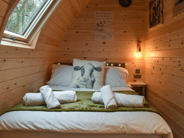 Sleeping area | Hayfield Haven - Hill Croft Farm Pods, Crowhurst