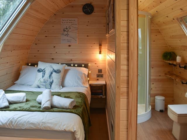 Sleeping area | Hayfield Haven - Hill Croft Farm Pods, Crowhurst