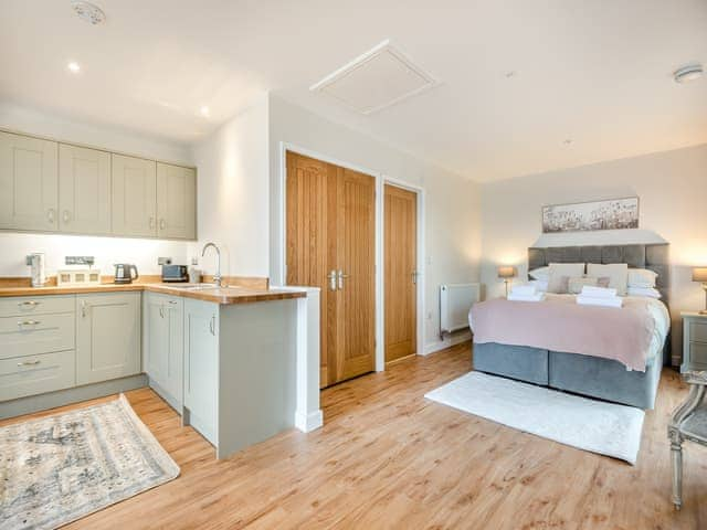 Double bedroom | Valley View - Hole Farm, Alderbury, near Salisbury