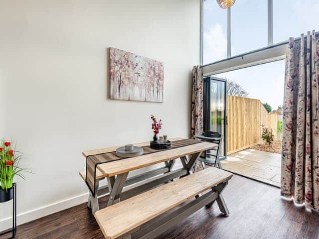 Dining Area | Pearmain - Home Farm Barns, Little Steeping