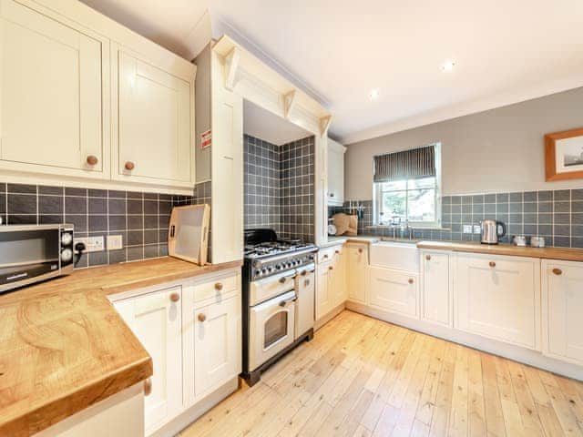 Kitchen | Cloister Cottage - Ellingham Cottages, Ellingham