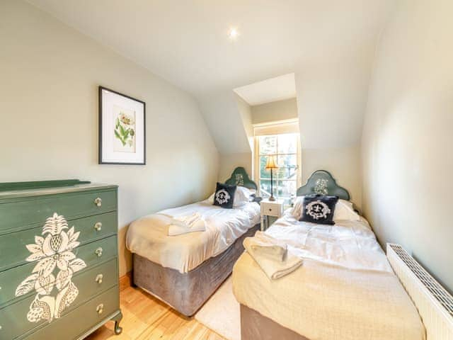 Twin bedroom | Cloister Cottage - Ellingham Cottages, Ellingham