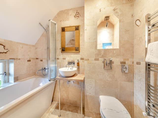 Bathroom | Cloister Cottage - Ellingham Cottages, Ellingham