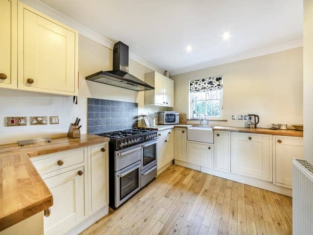 Kitchen | The Milking Parlour - Ellingham Cottages, Ellingham