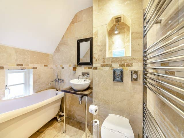 Bathroom | The Milking Parlour - Ellingham Cottages, Ellingham