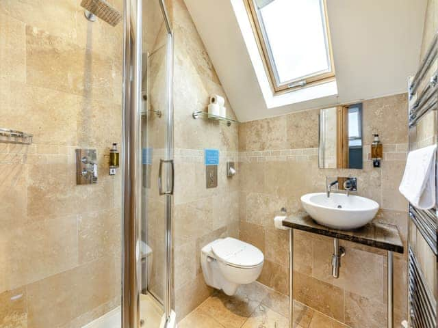 Bathroom | The Milking Parlour - Ellingham Cottages, Ellingham