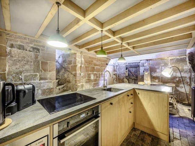 Kitchen/diner | Swanswell Gate - The Gatehouses, Coventry