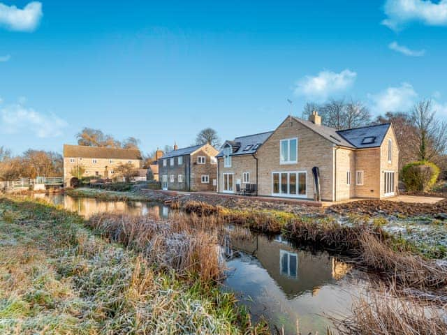 Setting | The Holt - Fletland Mill Cottages, Baston, near Stamford