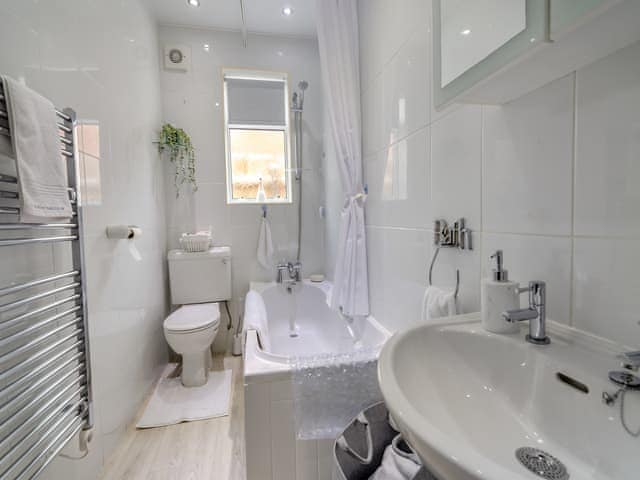 Bathroom | Roslyn, Hornsea