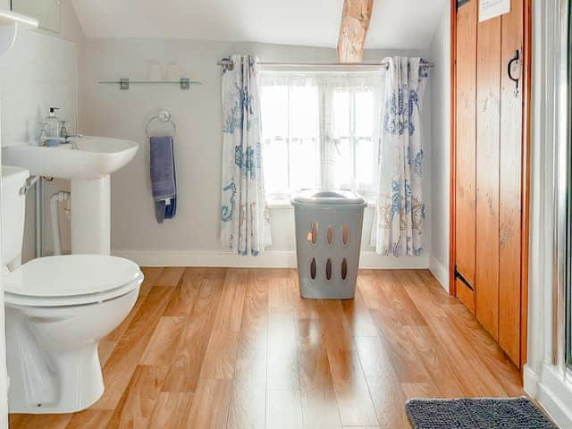 Shower room | Vista Cottage - Sea Marsh Cottages, Brancaster Staithe, near Wells-next-the-Sea