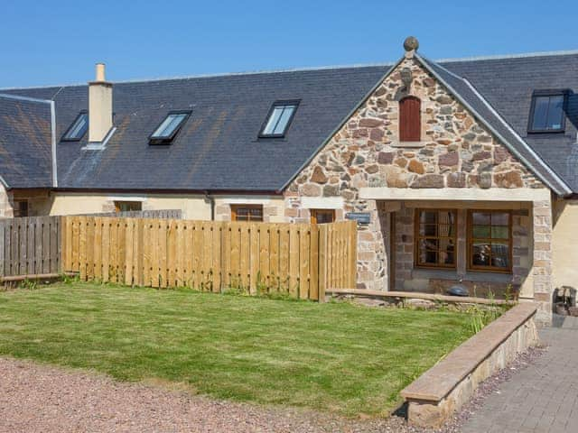 Exterior | Honeysuckle Cottage - Williamscraig Holiday Cottages, Linlithgow