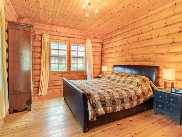 Double bedroom | Grebe Lodge (Lodge 6), Frettenham