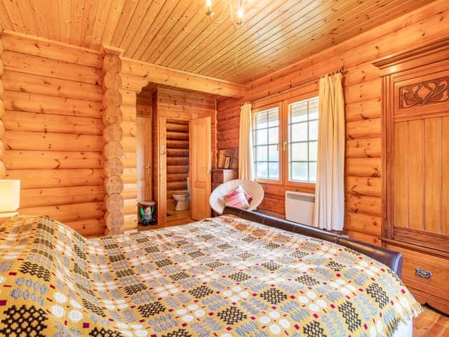 Double bedroom | Grebe Lodge (Lodge 6), Frettenham