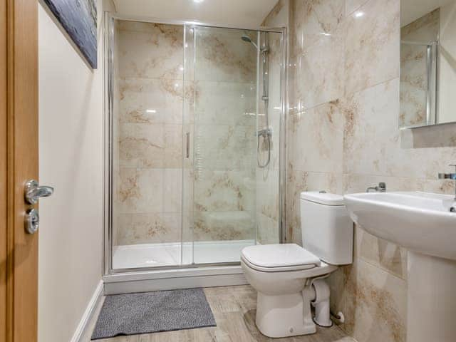 Shower room | Two Chainbridge Barns - Chainbridge Barns, Skegness