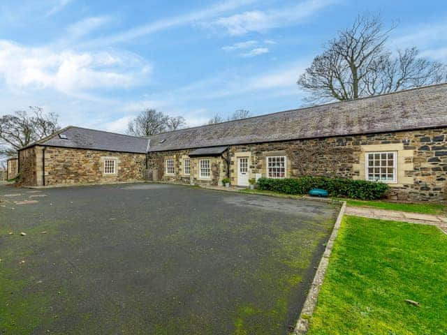 Exterior | Bayside Cottage - Bayside and Puffin Holidays, Bamburgh