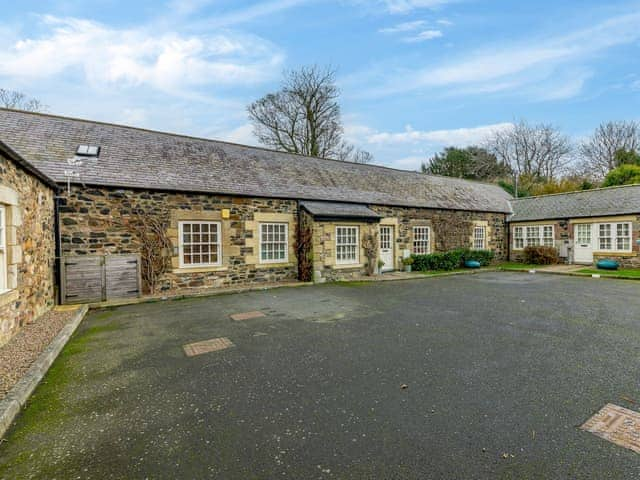 Exterior | Bayside Cottage - Bayside and Puffin Holidays, Bamburgh