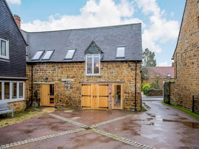 Exterior | Dassett View, Fenny Compton