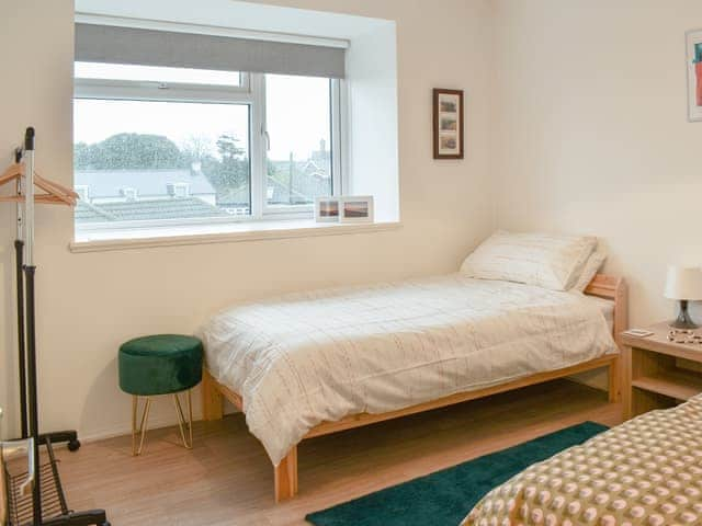 Twin bedroom | Tankerton Heights, Whitstable