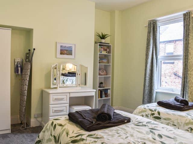 Twin bedroom | Deer&rsquo;s Den, Scarborough