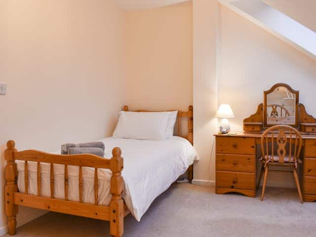 Twin bedroom | The Retreat, Whitby