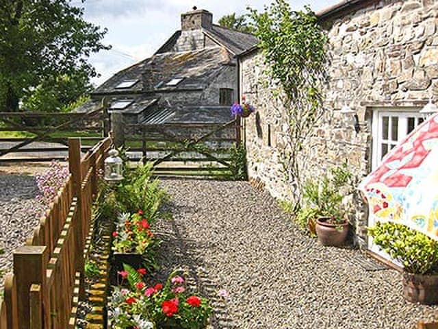 Garden and grounds | Dove Cottage, Trehingsta, near Callington